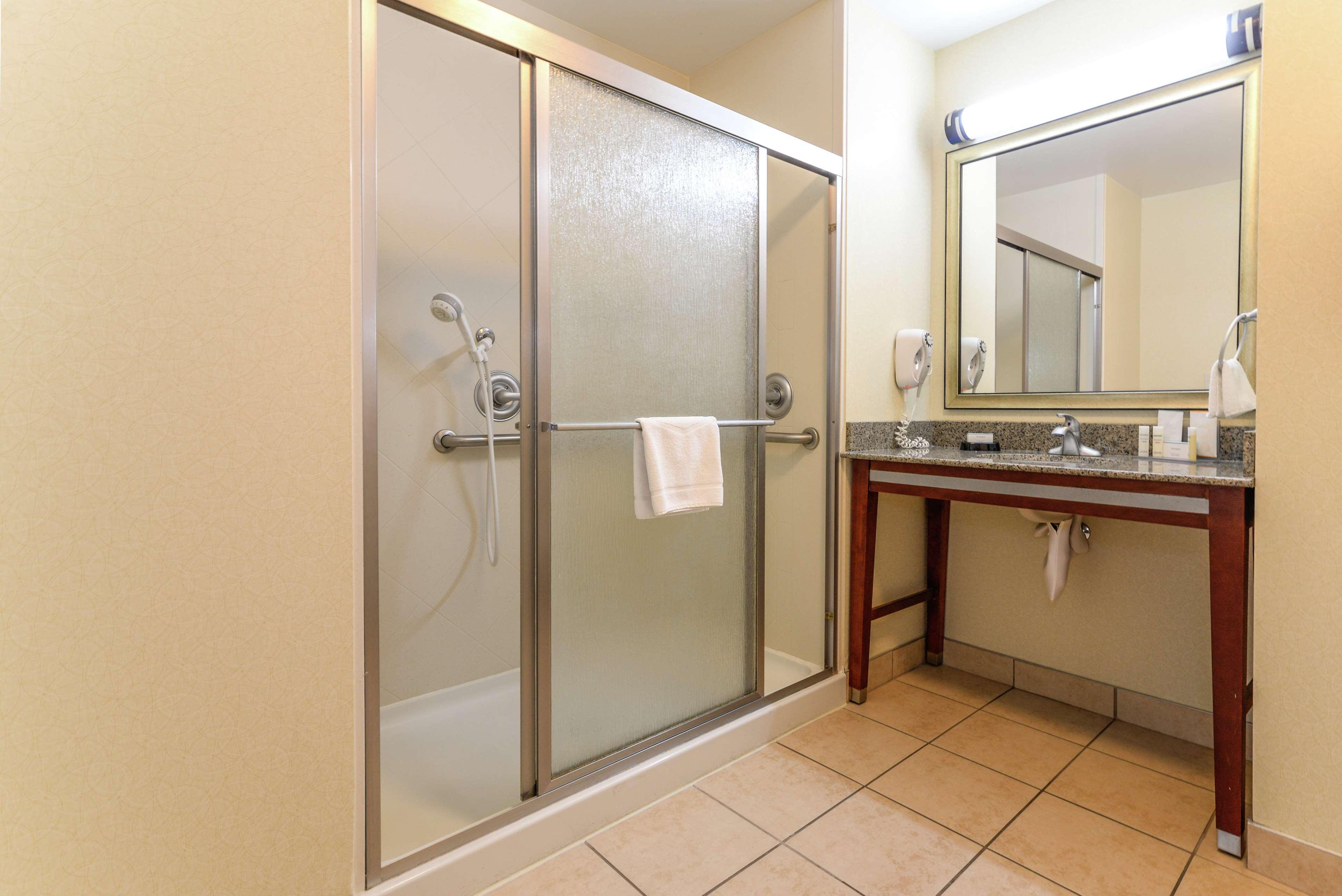 Hampton Inn & Suites Detroit/Chesterfield Exterior photo