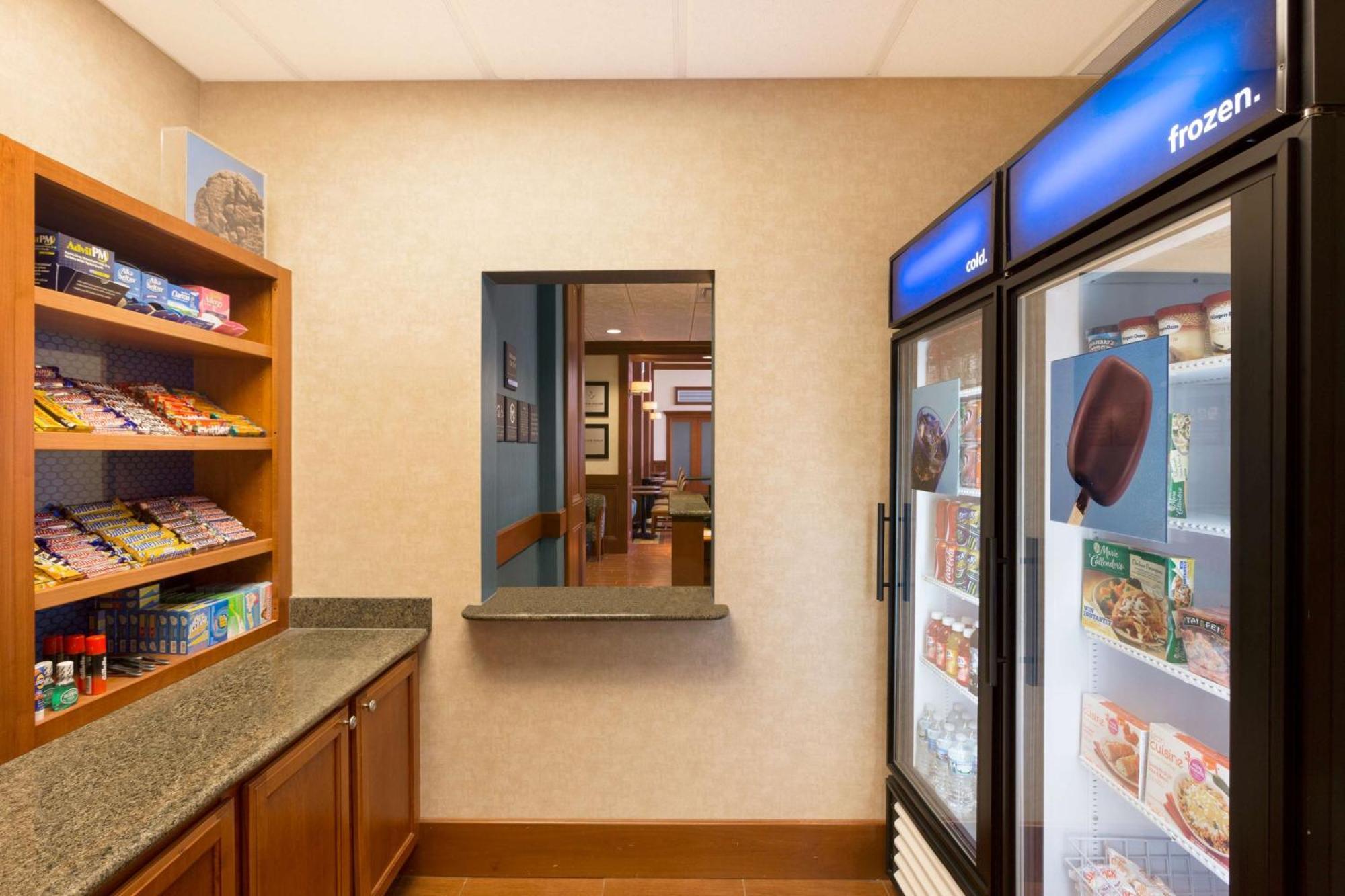 Hampton Inn & Suites Detroit/Chesterfield Exterior photo